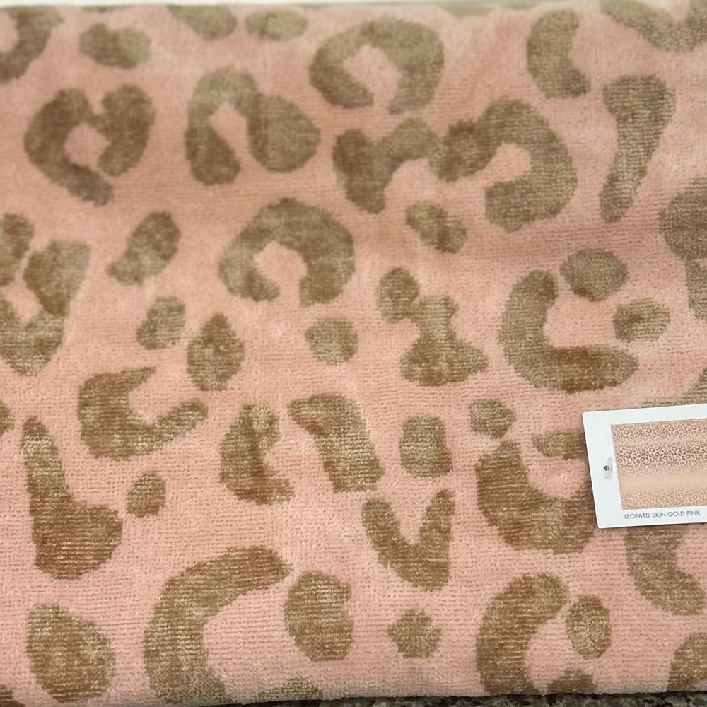 Gorgeous Pink & Gold Leopard Print Beach Towel-NWT